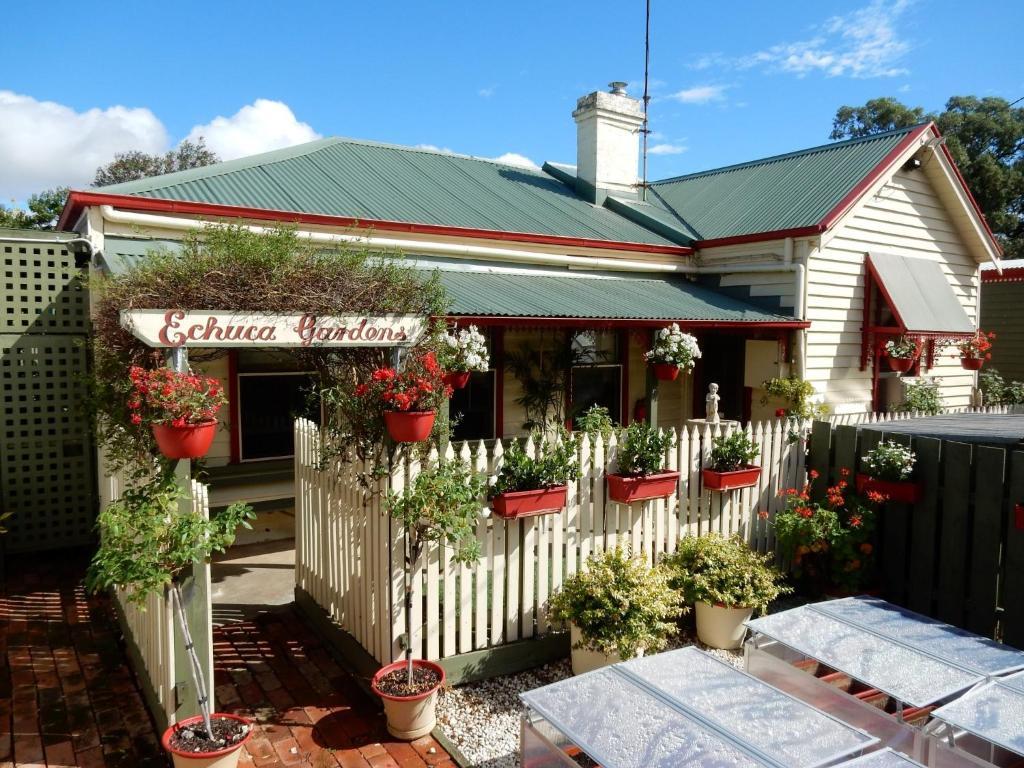 Готель Echuca Gardens Екстер'єр фото