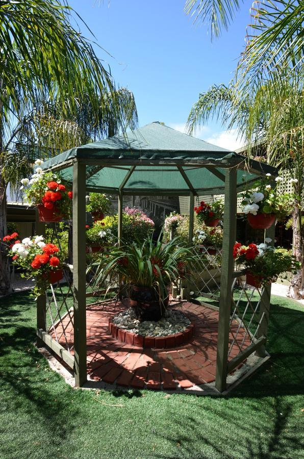Готель Echuca Gardens Екстер'єр фото
